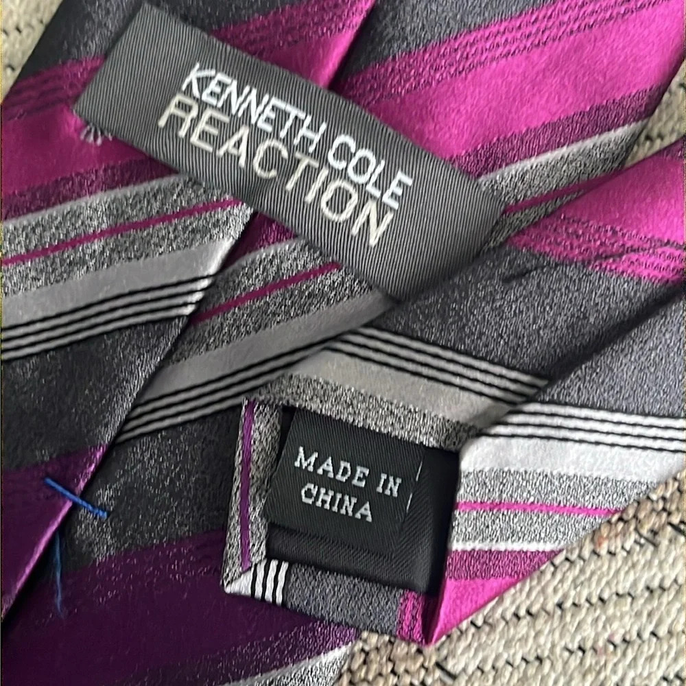 Kenneth Cole Reaction striped pink purple silk tie - Picture 8 of 8